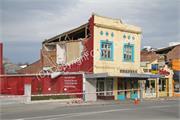 (C) Chris Daniels Earthquake 09